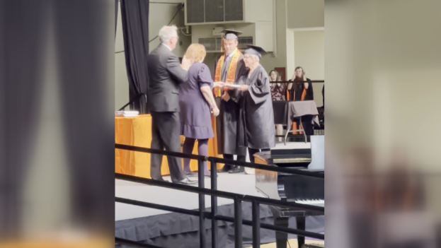 99-year-old graduates high school after falling one class short in 1942 - Vimarsana News