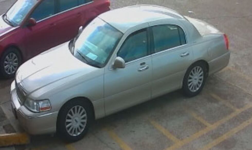 CPSO searching for suspects involved in hit & run in Starks